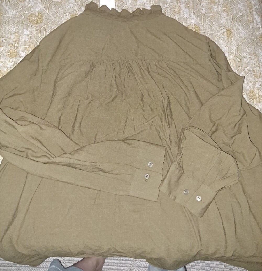 Uniqlo Women's Olive Green Lightweight Shirt Jacket - Picture 4 of 4